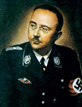 A fines de la Segunda Guerra, Heinrich Himmler (jefe de las SS), se suicida mientras es custodiado por los británicos A fines de la Segunda Guerra, Heinrich Himmler (jefe de las SS), se suicida mientras es custodiado por los británicos