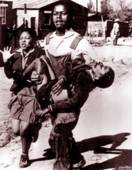 Brutal matanza de 566 niños en las calles de Soweto Brutal matanza de 566 niños en las calles de Soweto