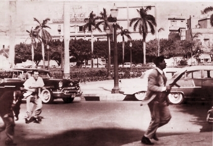 Los estudiantes del Directorio Revolucionario atacan el palacio presidencial en La Habana para ejecutar al dictador Batista