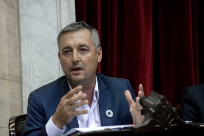 El peronismo acusó al diputado Gustavo Hein de violencia de género y se paralizó la Legislatura