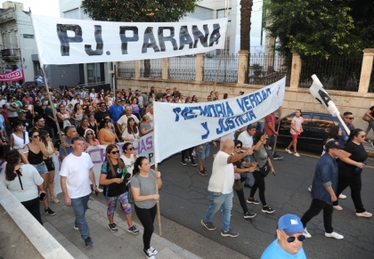 Una multitudinaria marcha defendió el Nunca Más este 24 de Marzo en Paraná