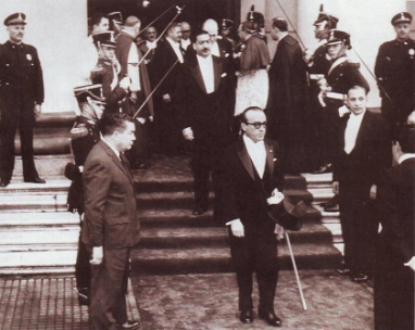 Un decreto de la dictadura civil de Guido veta a todos aquellos partidos políticos en el que figuren peronistas
