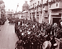 En Argentina se firma el tratado de paz entre Bolivia y Paraguay que puso fin a la Guerra del Chaco