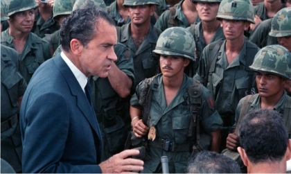 Nixon ordena el bloqueo y minado de los puertos de Vietnam del Norte