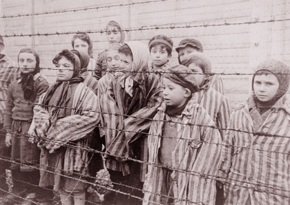 Los nazis realizan la primera ejecución de judíos en las cámaras de gas de Auschwitz II