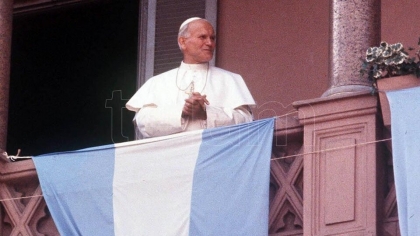 En el marco de la Guerra de las Malvinas, el papa Juan Pablo II visitó la Argentina