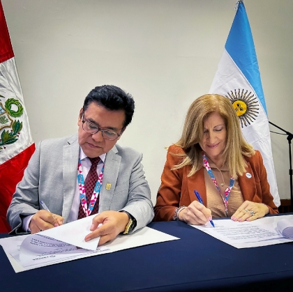 Rosario Romero participó en una reunión de Municipios en Perú