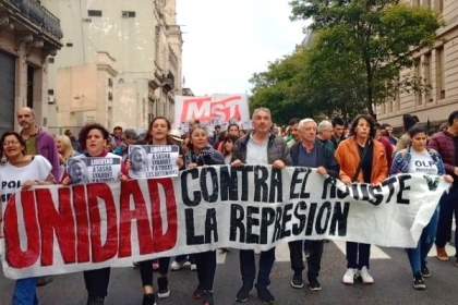 Protestar es un derecho, no un delito: se marchó en Paraná por la libertad de los detenidos por rechazar la Ley Bases