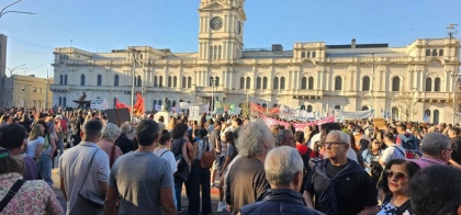 Más de 30.000 paranaenses llenaron las calles en defensa de la universidad pública y gratuita