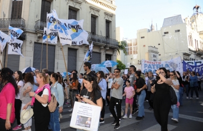 Más de 30.000 paranaenses llenaron las calles en defensa de la universidad pública y gratuita