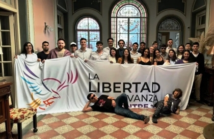 Quiénes son los jóvenes libertarios que militan a Javier Milei en Entre Ríos