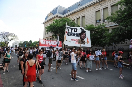 El movimiento universitario entrerriano volvió a marchar en contra del brutal ajuste de Milei en educación