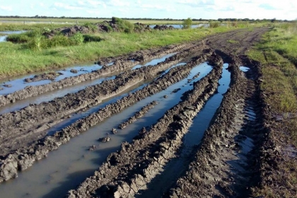 Le piden a Frigerio urgentes mejoras para los caminos rurales y la refuncionalización de Vialidad